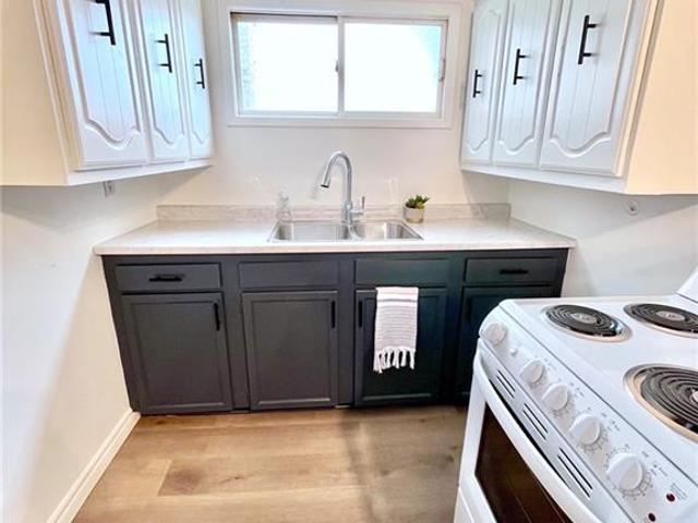apartment at 3 220 NELSON STREET, Brantford, Ontario, N3S4C1