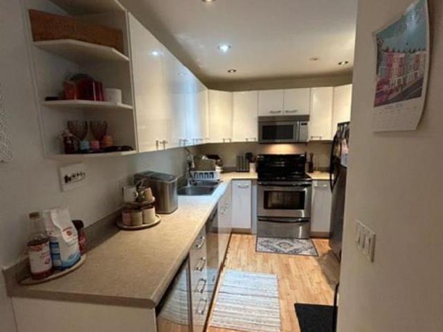 apartment at 3 252 MAJOR STREET, Toronto, Ontario, M5S2L6