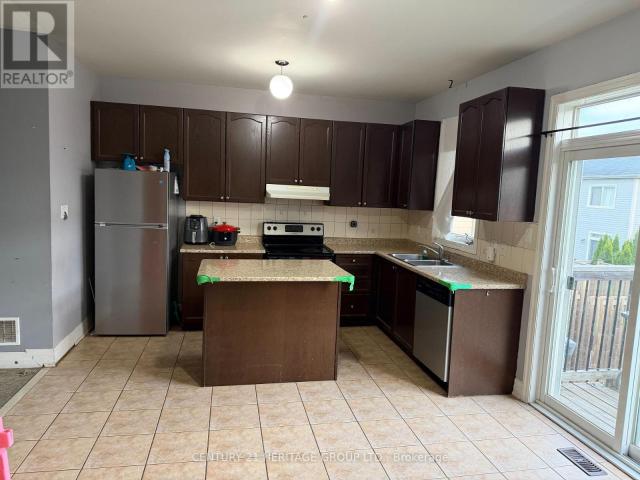 apartment at 3 GREY WING AVENUE, Georgina, Ontario, L4P0E8