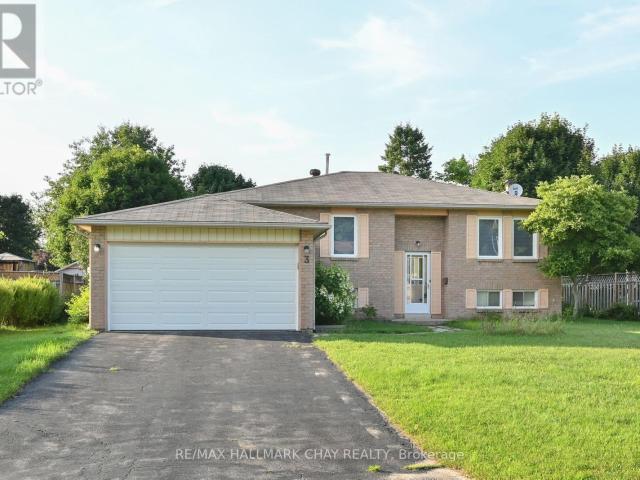 apartment at 3 JOHN JAMES DRIVE, Essa, Ontario, L3W0J4