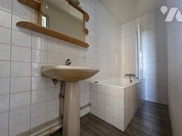 Apartment at 01 Bâgé le Châtel, BAGE LE CHATEL, 01380, France