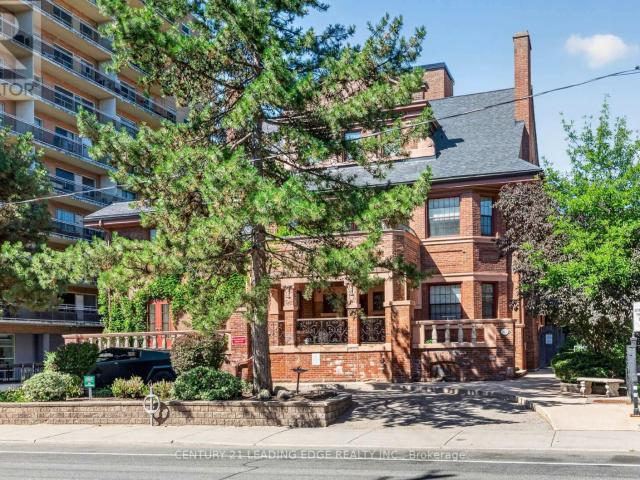 apartment at 104 212 ST GEORGE STREET, Toronto, Ontario, M5R2N5