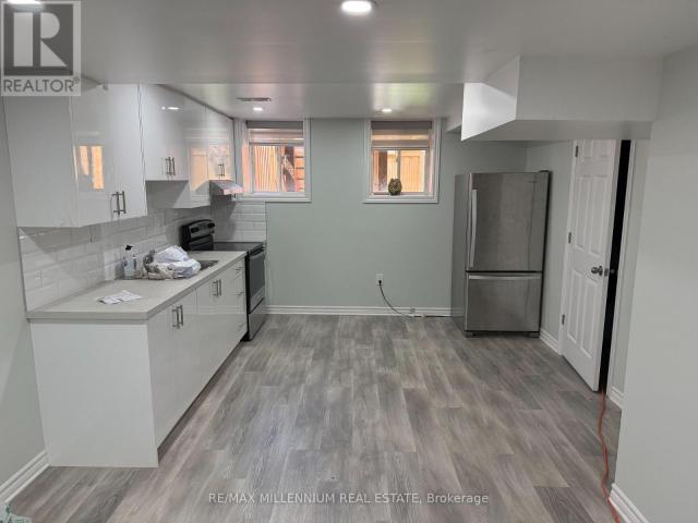 apartment at 106 KNOTT END, Newmarket, Ontario, L3Y0E4