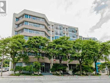 apartment at 107 – 66 BAY STREET S