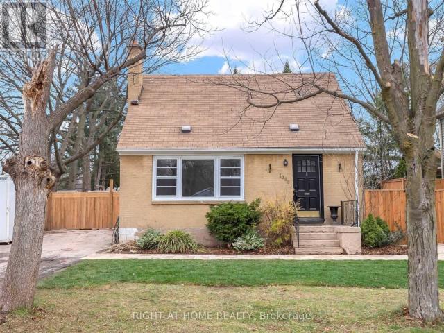apartment at 1089 TRUMAN AVENUE, Oakville, Ontario, L6H1Y7