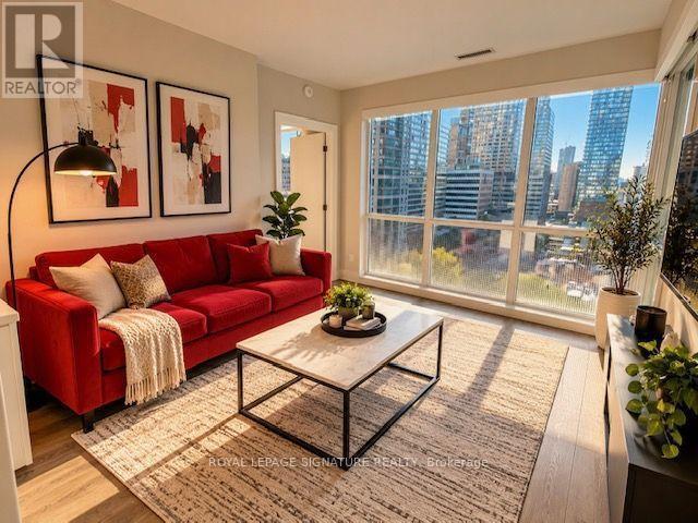 apartment at 1003 88 CUMBERLAND STREET, Toronto, Ontario, M5R1A3