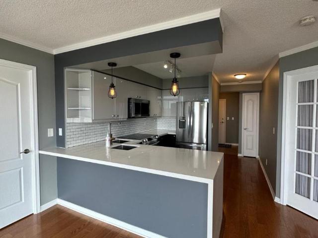 apartment at 1002 1150 PARKWEST PLACE, Mississauga, Ontario, L5E3K4