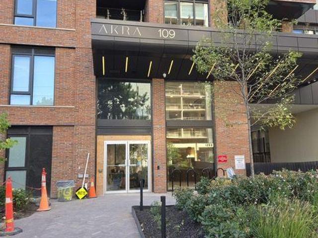 apartment at 1009 – 109 ERSKINE AVENUE