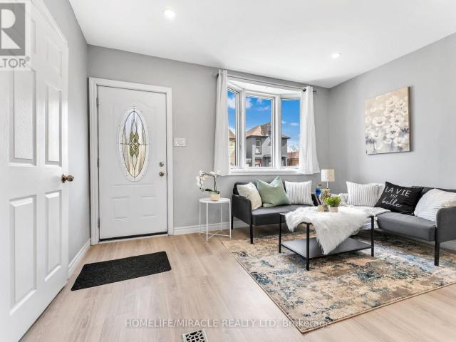 apartment at 101 EMERALD STREET N