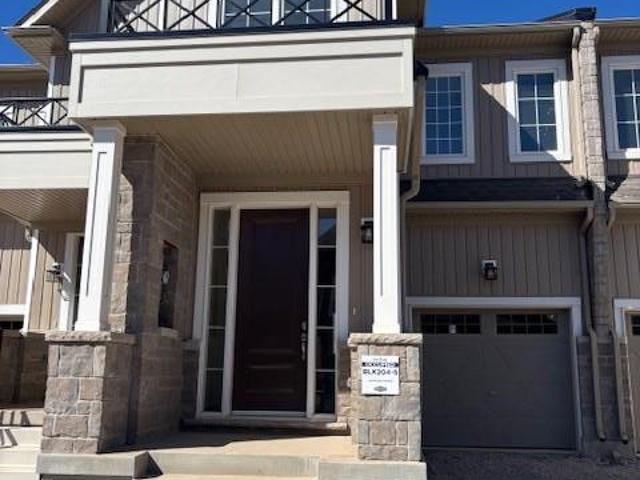 apartment at 102 MCGILL Avenue