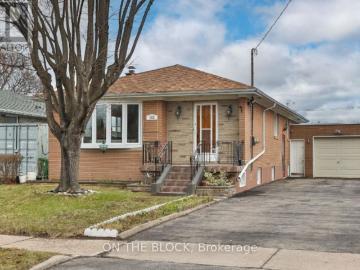 Apartment to rent in Eglinton East - Parking