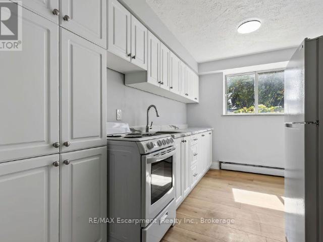 apartment at 103 2393 NEW STREET, Burlington, Ontario, L7R1K1