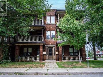 Hamilton, Ontario, Ontario - Balcony, Fireplace