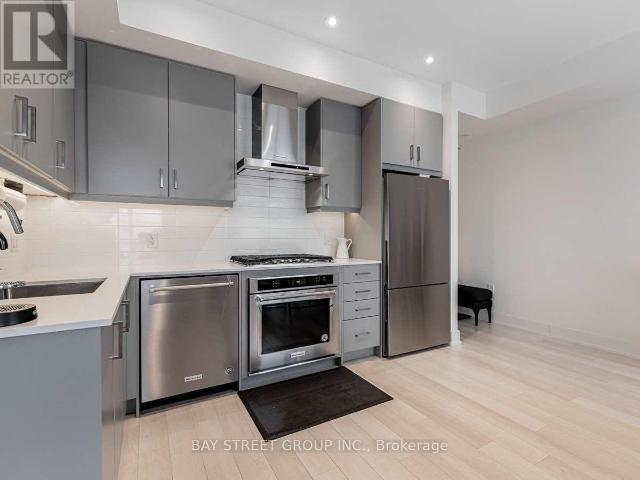 apartment at 10 – 52 HOLMES AVENUE