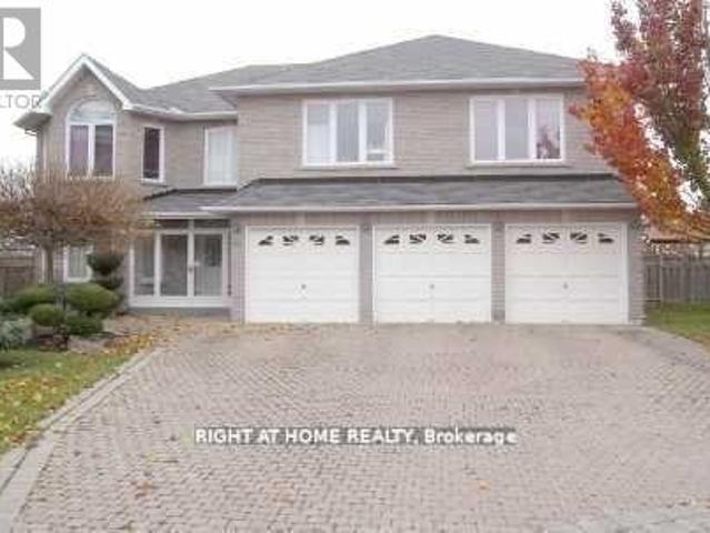 apartment at 10 FISICO COURT, Richmond Hill, Ontario, L4B3Z2