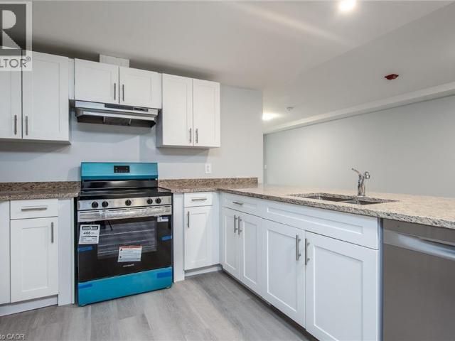 apartment at 10 QUEEN Street Unit# 002