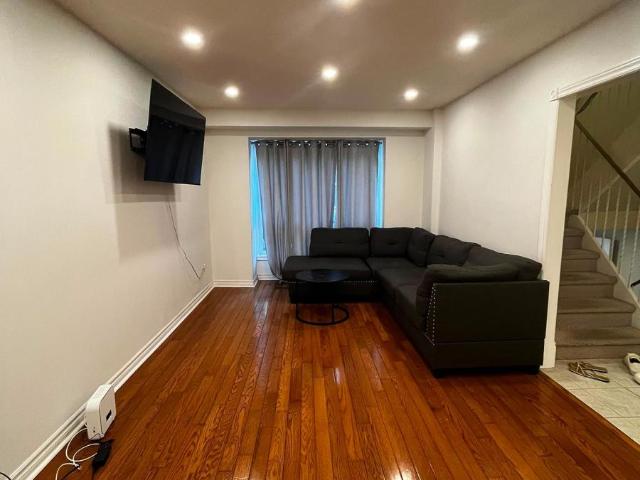 apartment at 10 ROOM C 22 PEARSON STREET, Oshawa, Ontario, L1G7C6