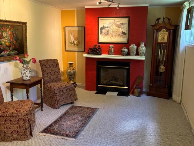 apartment at 114 STEEL STREET S