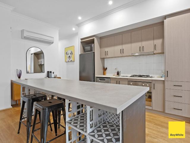 apartment at 1/18 Comet Street, Long Gully, VIC 3550