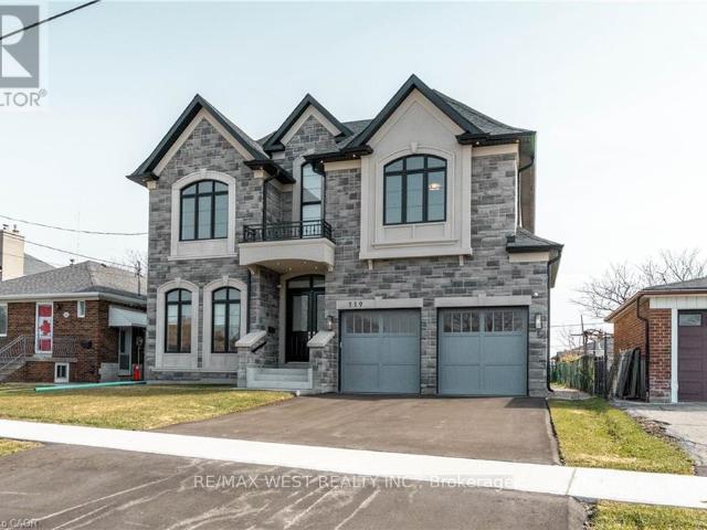 apartment at 119 JAY STREET, Toronto, Ontario, M6L2M3
