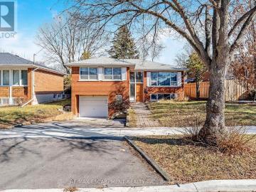apartment at 113 POYNTER DRIVE, Toronto, Ontario, M9R1L7