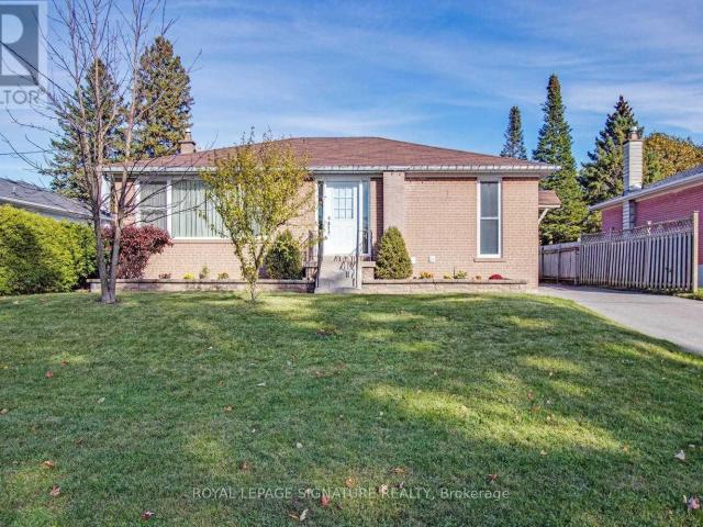 apartment at 11 PATRICK DRIVE, Aurora, Ontario, L4G2A6
