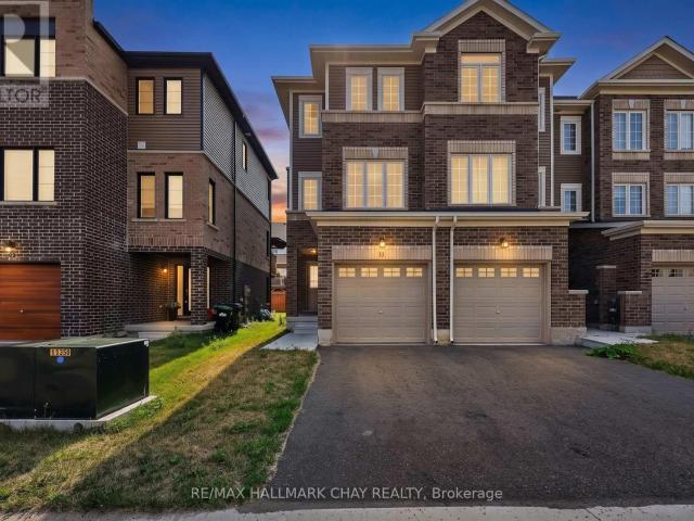 apartment at 11 PUMPKIN CORNER CRESCENT, Barrie, Ontario, L9J0T5