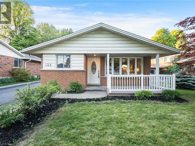 apartment at 124 DUNSMERE Drive, Kitchener, Ontario, N2E1V7