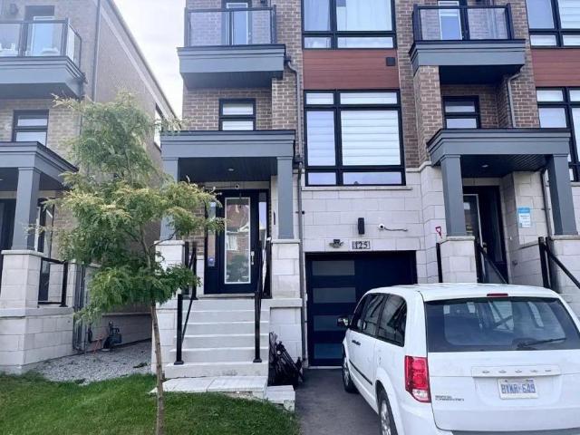 apartment at 125 FAROOQ BOULEVARD, Vaughan, Ontario, L4H5G3