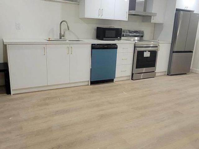 apartment at 127 HARRISON DRIVE, Newmarket, Ontario, L3Y4P5