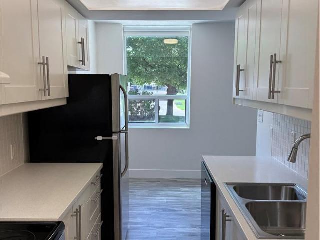 apartment at 120 DUKE Street Unit# 102