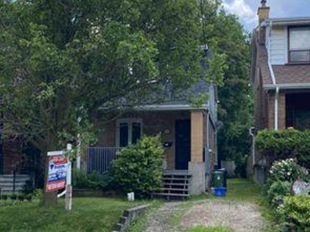 apartment at 121 MAPLEWOOD AVENUE, Toronto, Ontario, M6C1J7
