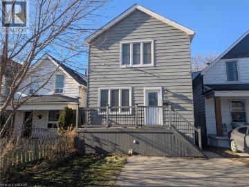 Hamilton, Ontario, Ontario - Garden, Deck