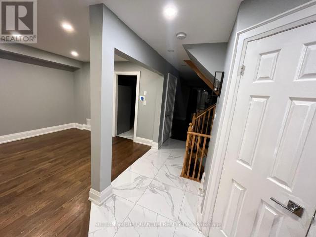 apartment at 135 MOWAT CRESCENT, Halton Hills, Ontario, L7G6A8