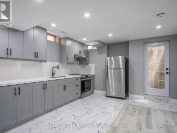 apartment at 136 DURHAMVIEW CRESCENT, Whitchurch Stouffville, Ontario, L4A1H4