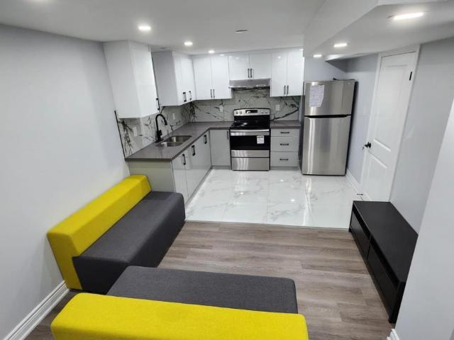 apartment at 137 SUNFOREST DRIVE, Brampton, Ontario, L6Z4B2