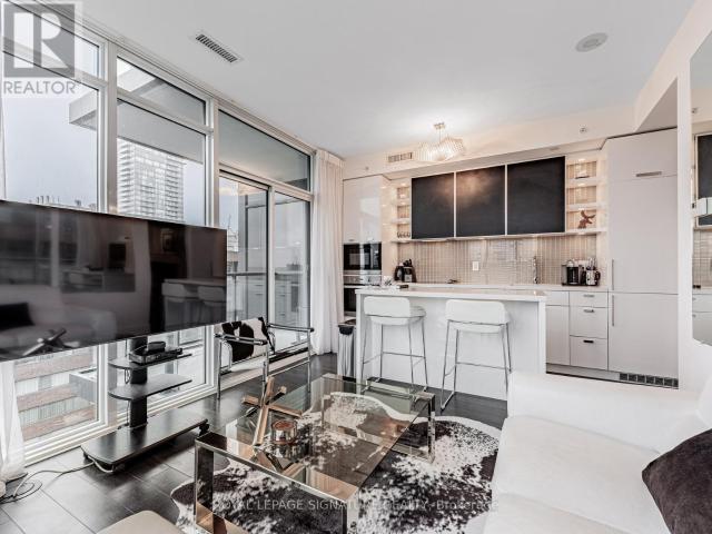 apartment at 1303 – 32 DAVENPORT ROAD