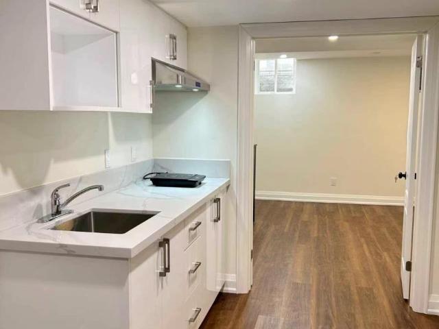 apartment at 130 VILLAGE GATE DRIVE, Markham, Ontario, L6C1Y5