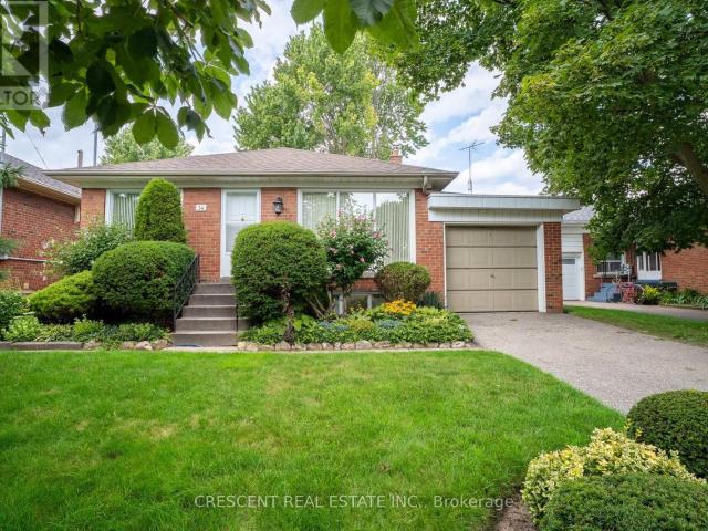 apartment at 14 CLAYMORE DRIVE, Toronto, Ontario, M8Z2R9