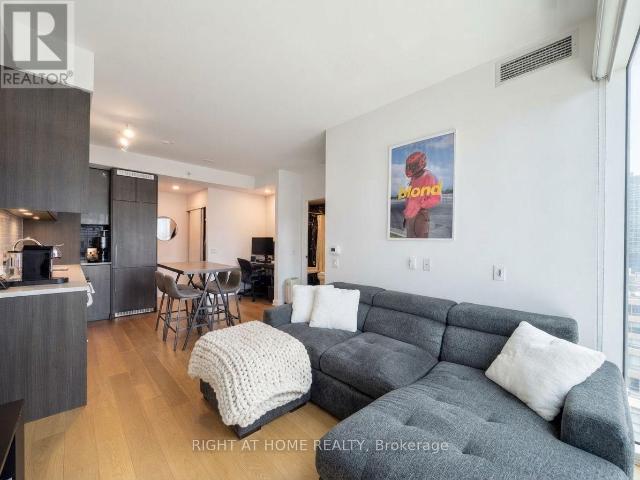 apartment at 1507 115 BLUE JAYS WAY, Toronto, Ontario, M5V0N4