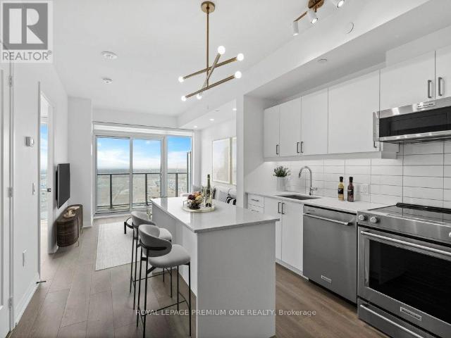 apartment at 1520 9000 JANE STREET, Vaughan, Ontario, L4K2M9