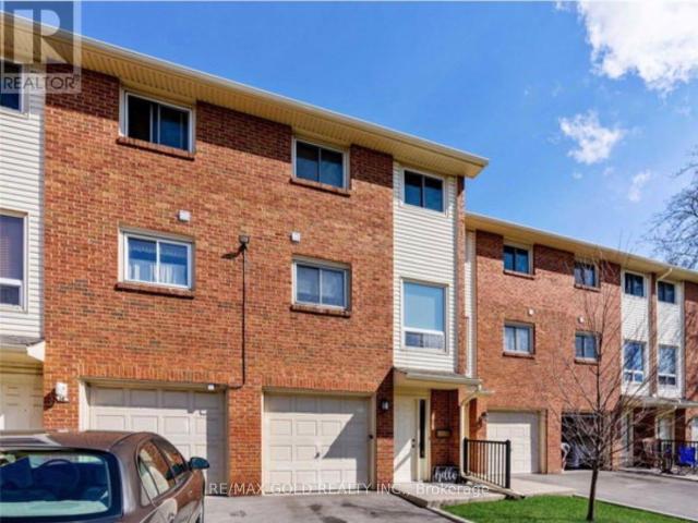 apartment at 15 6 LOCONDER DRIVE, Hamilton, Ontario, L8W1V8