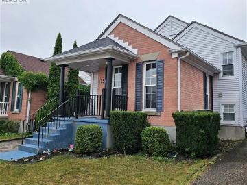 Apartment to rent in Kitchener - Parking