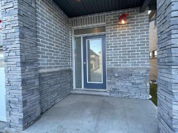 Doon, Kitchener, Ontario - Garden, Deck