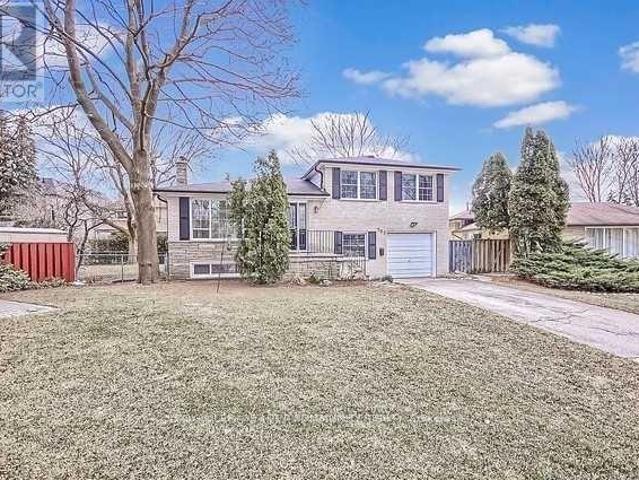 apartment at 162 KENVALE COURT, Richmond Hill, Ontario, L4C4S9