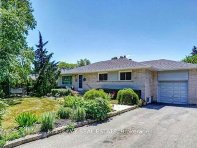 apartment at 16 PLAINSMAN ROAD, Mississauga, Ontario, L5N1C5