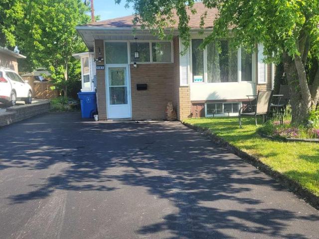 apartment at 187 SEPTONNE AVENUE, Newmarket, Ontario, L3Y2W5