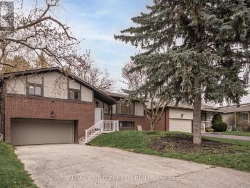 apartment at 18 IRONSHIELD CRESCENT, Markham, Ontario, L3T3K7