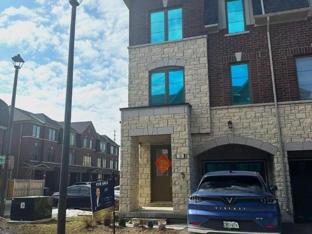 apartment at 18 LAVINIA ROAD, Brampton, Ontario, L6P4N8