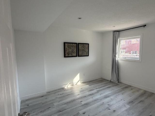 apartment at 196 COLESBROOK ROAD